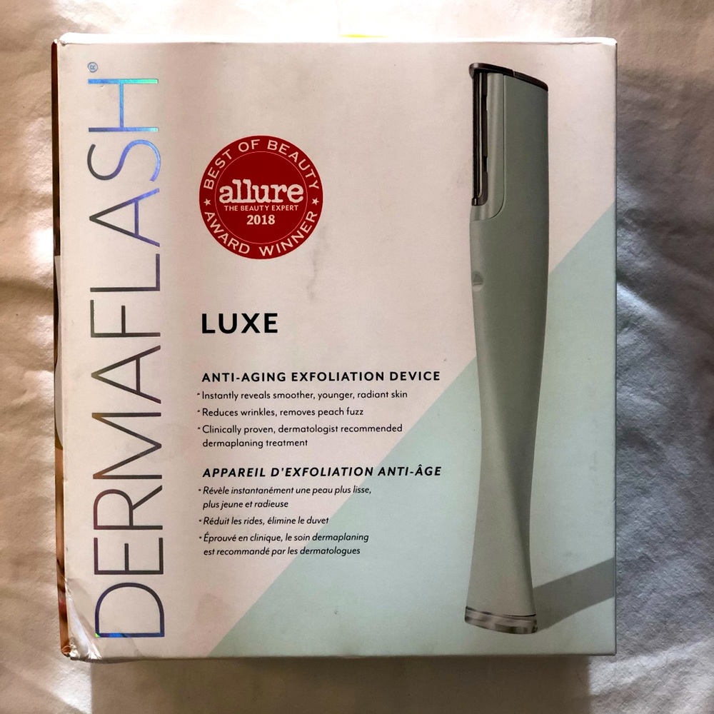 DERMAFLASH Luxe Anti-Aging Exfoliation Device- Microdermabrasion - MSRP $199
